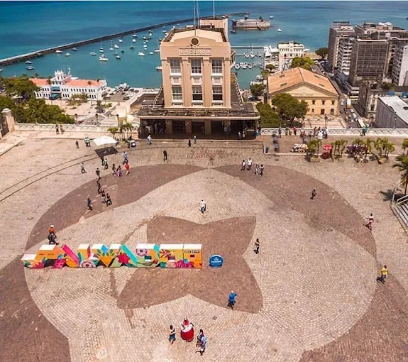 Pôr do Sol de Conto de Fadas no Elevador Lacerda